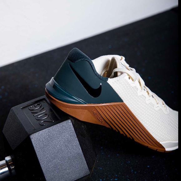 nike metcon 5 ivory seaweed